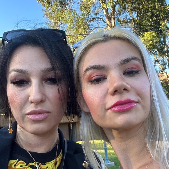 Shows!!!!! “Liked To Be Notified of My Live Show”. Give away. - Picture 13 of 16